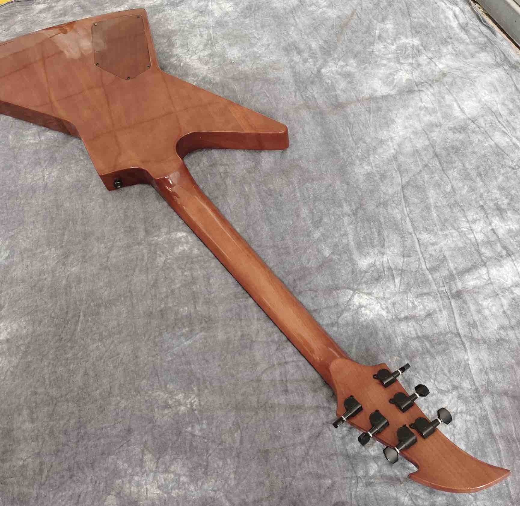 Rosewood Fingerboard Sun Inlays Fingerboard Electric Guitar in Brown with Black Hardware