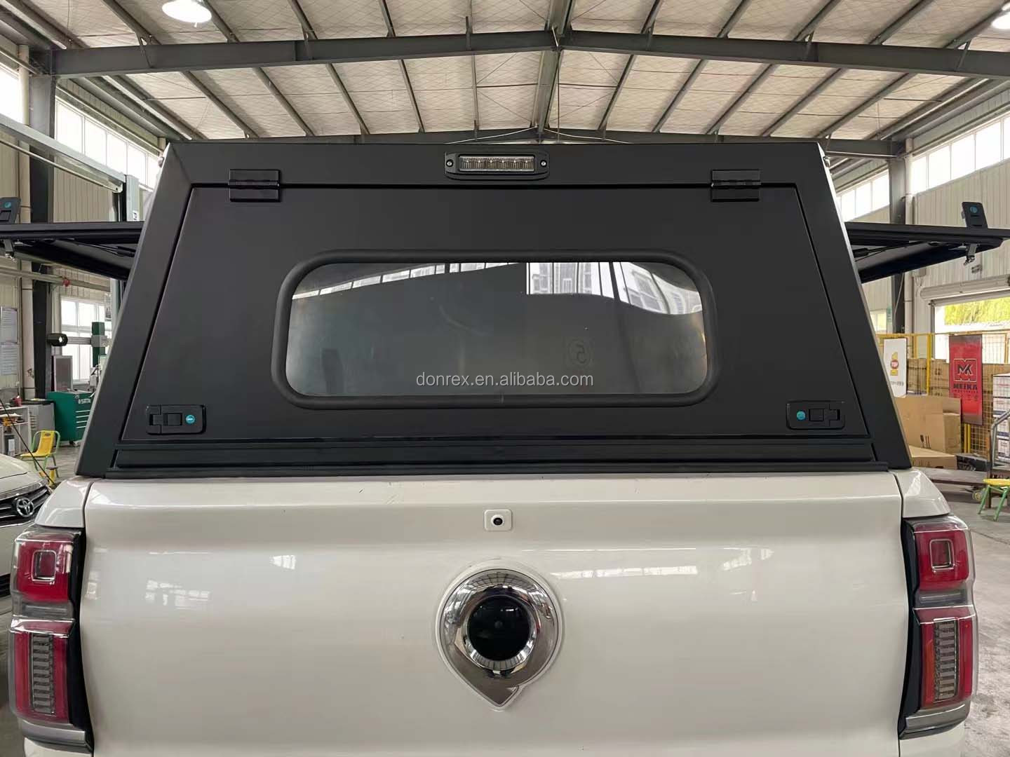 OEM Service Accepted Aluminum Alloy Great Wall Tonneau Cover for GWM POER 80kg Capacity