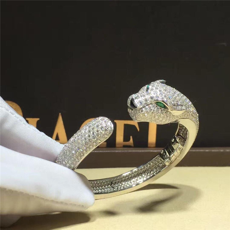 C Cheetah bracelet - showing the charm of courage, naughty or docile .18K gold jewelry factory shafle garnet, Onyx