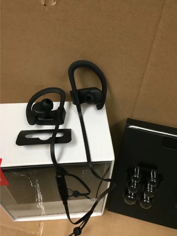 New Powerbeats3 Wireless Sports Bluetooth Earphones by Beats by Dr.Dre Trophy Gold Special Edition With RemoteTalk come