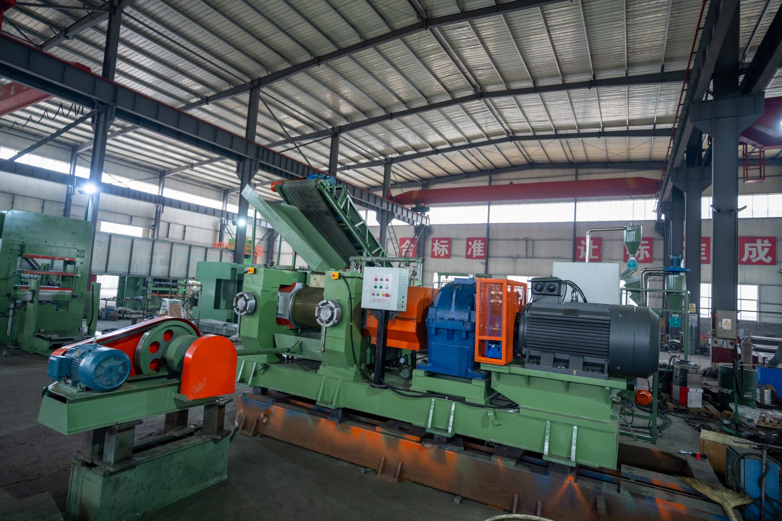 Rubber Tire Recycling Equipment Crushing Mill for Waste Tyre Rubber Powder Cracker Mill