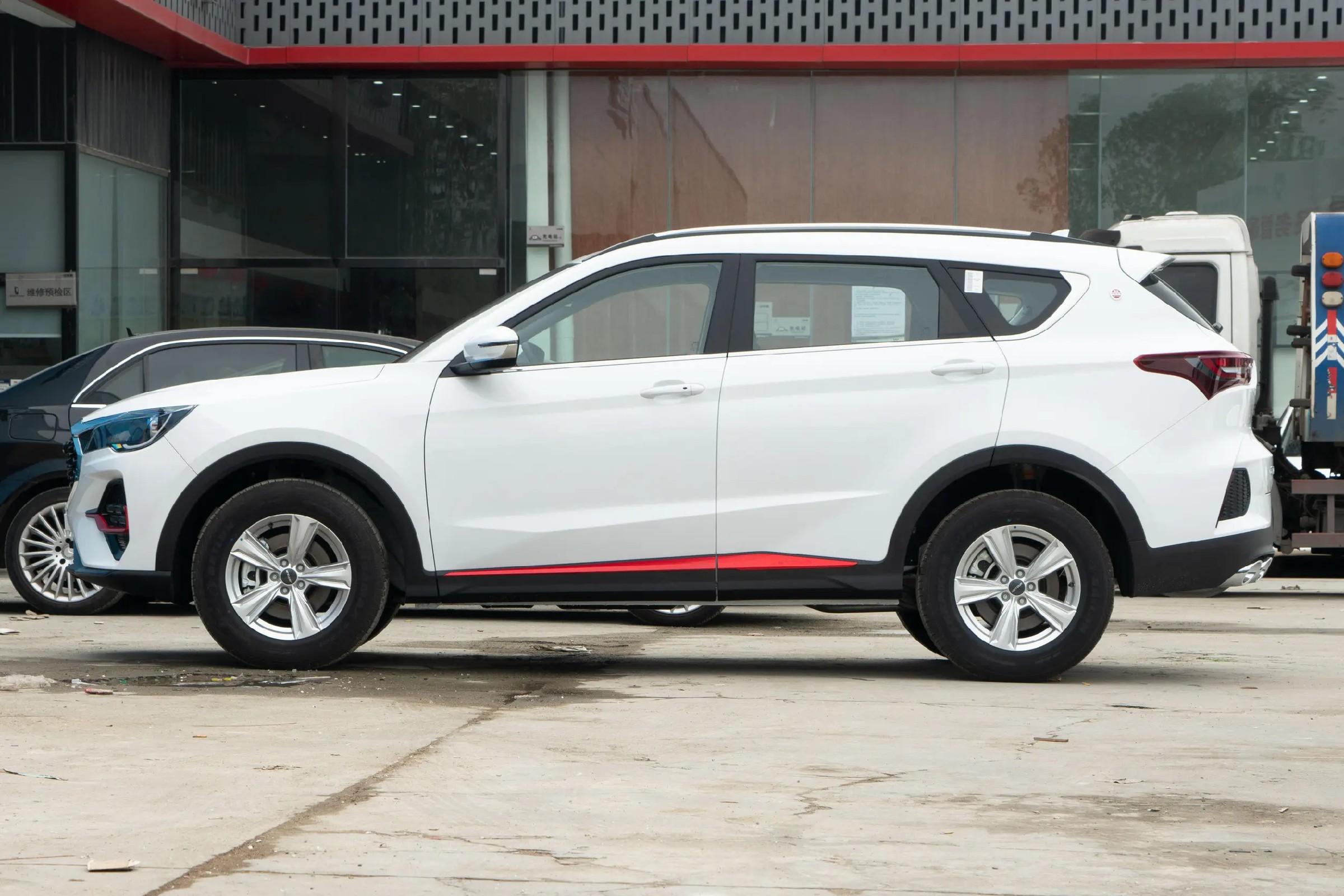 Electric Driver's Seat Adjustment TPMS Gasoline Mid-size SUV Car JETOUR X70 2023 2024 1.5T 156ps L4 5 Doors 5 Seats 180km/h