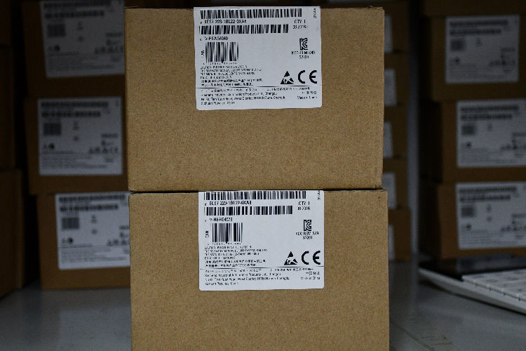 Siemens PLC I/O Module for use with S7-1200 Series, 62 x 38 x 21 mm, Digital, Digital, 24 V dc, SIMATIC