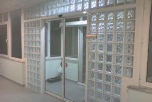 Quality Body aluminum alloy frame balcony automatic glass sliding doors commercial with sensor wholesale