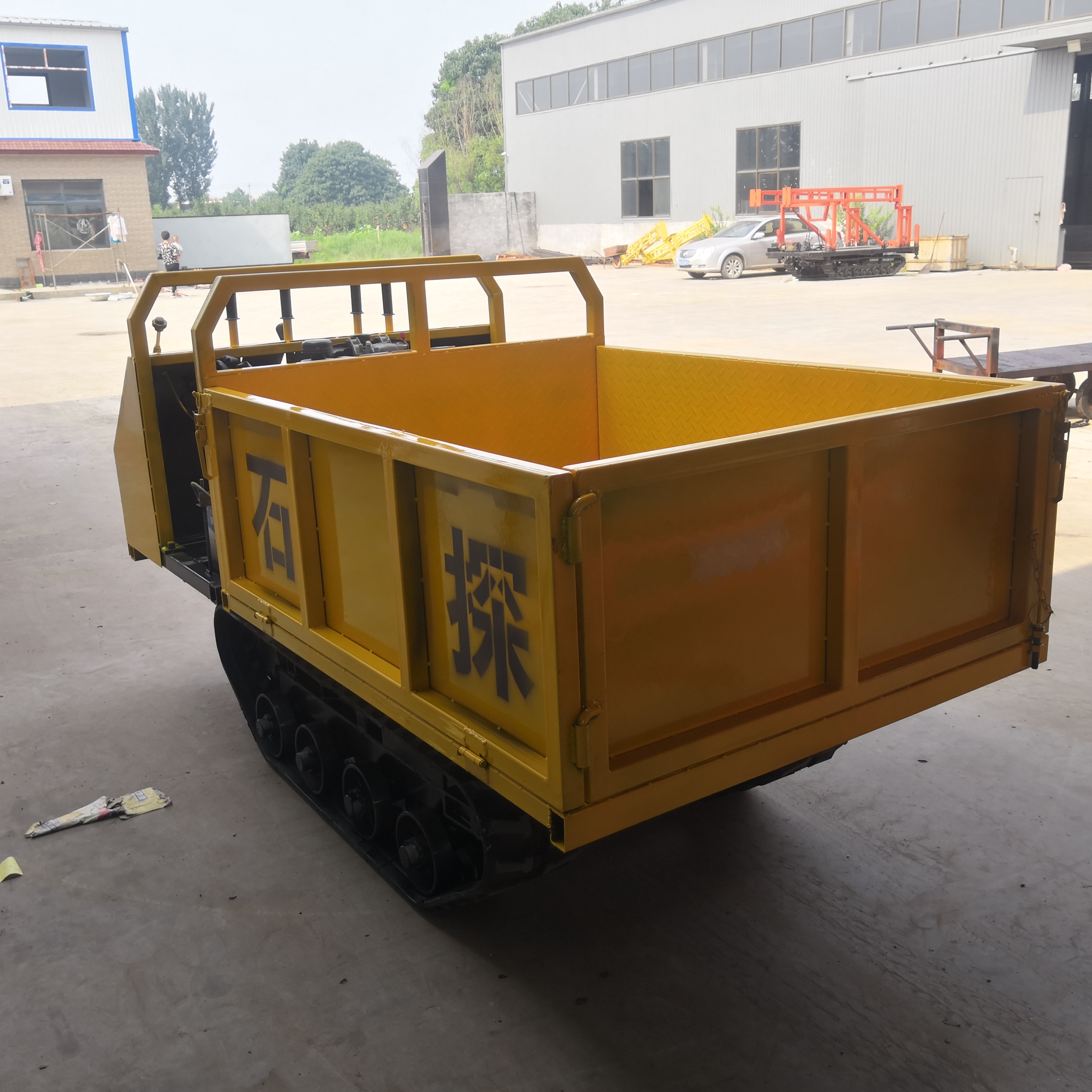 Self Loading 1.5 Ton Automatic Rubber Tracks Transporter Dumper For Transport