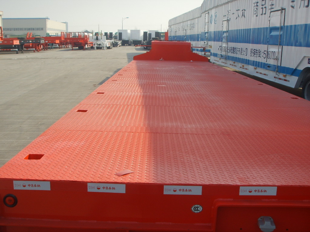 Six Double Chamber Low Bed Semi Trailer Steel Sheet 4mm Thickness