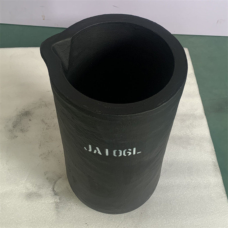 Crucible With Pouring Nozzle Energy Efficiency Metal Melting Silicon Carbide Graphite