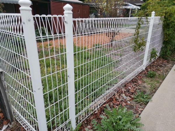 Cheap Triangle Black Steel Bending Roll Top Fence Hot Dipped Galvanized for sale