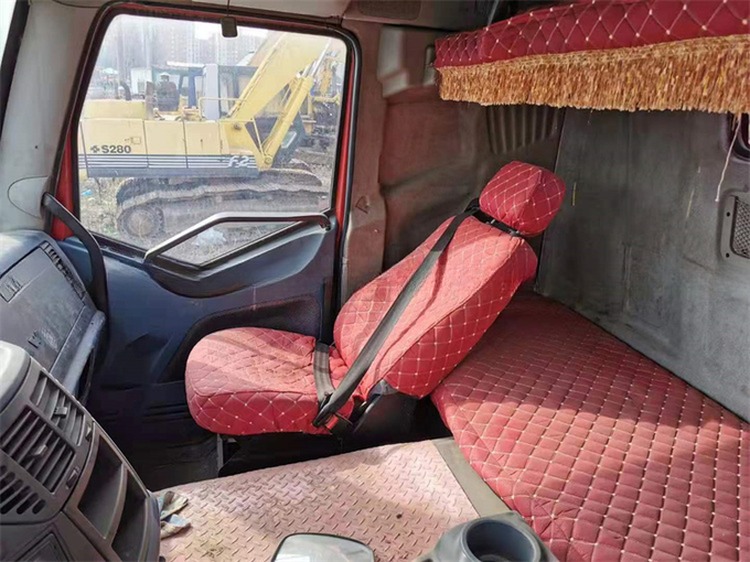 10 Forward Shift Number Used Faw Tractor Heavy Truck 6*4 With Multimedia System
