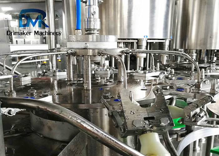 24 Filling Heads Water Bottling Machine Automatic Electric Driven Compact Structure