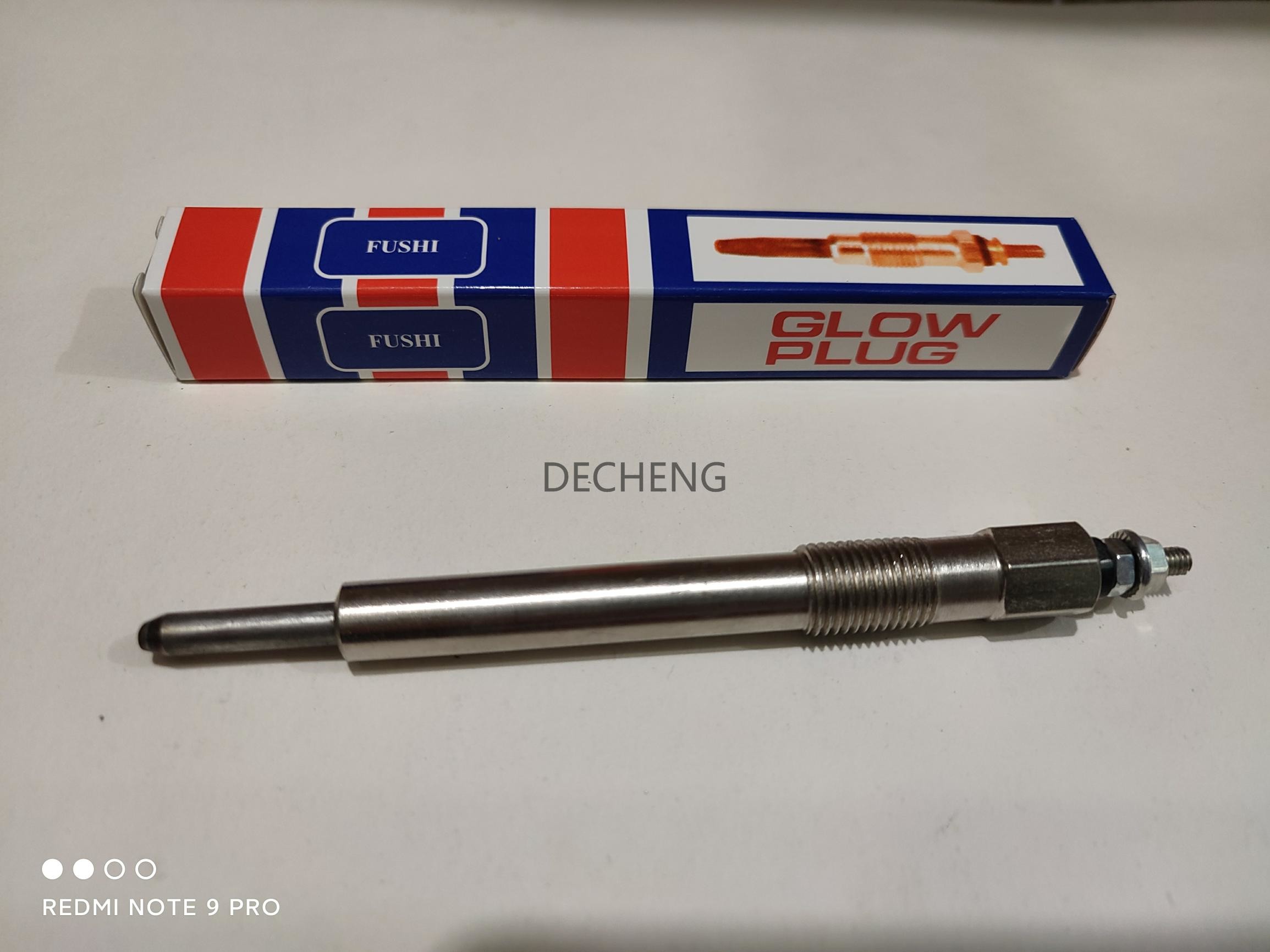 4BG1 Diesel Glow Plugs 20.5V Isuzu Engine Part GI-008
