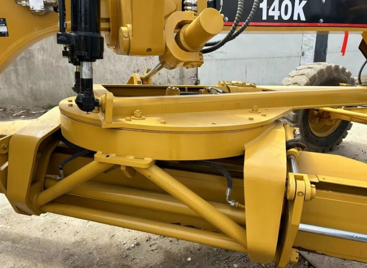 Used Land Grader Machine 140K With CAT Engine 19000 KG In Excellent Condition