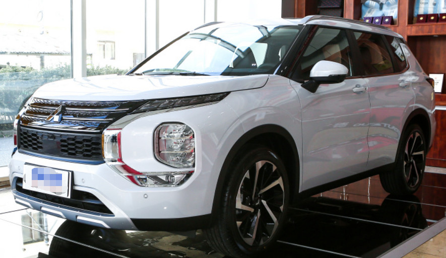 Outlander 2023 model 1.5t cvt two-wheel drive Zunyao version 7 seats Compact car