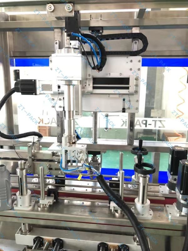 50hz Pick And Place Capping Machine 0.8mpa 2500bph Oil Bottle Sealing Machine