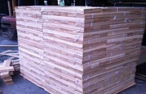 Quality Sliced Cut Red Oak Veneer Sheets Floor Face , Fine Straight wholesale
