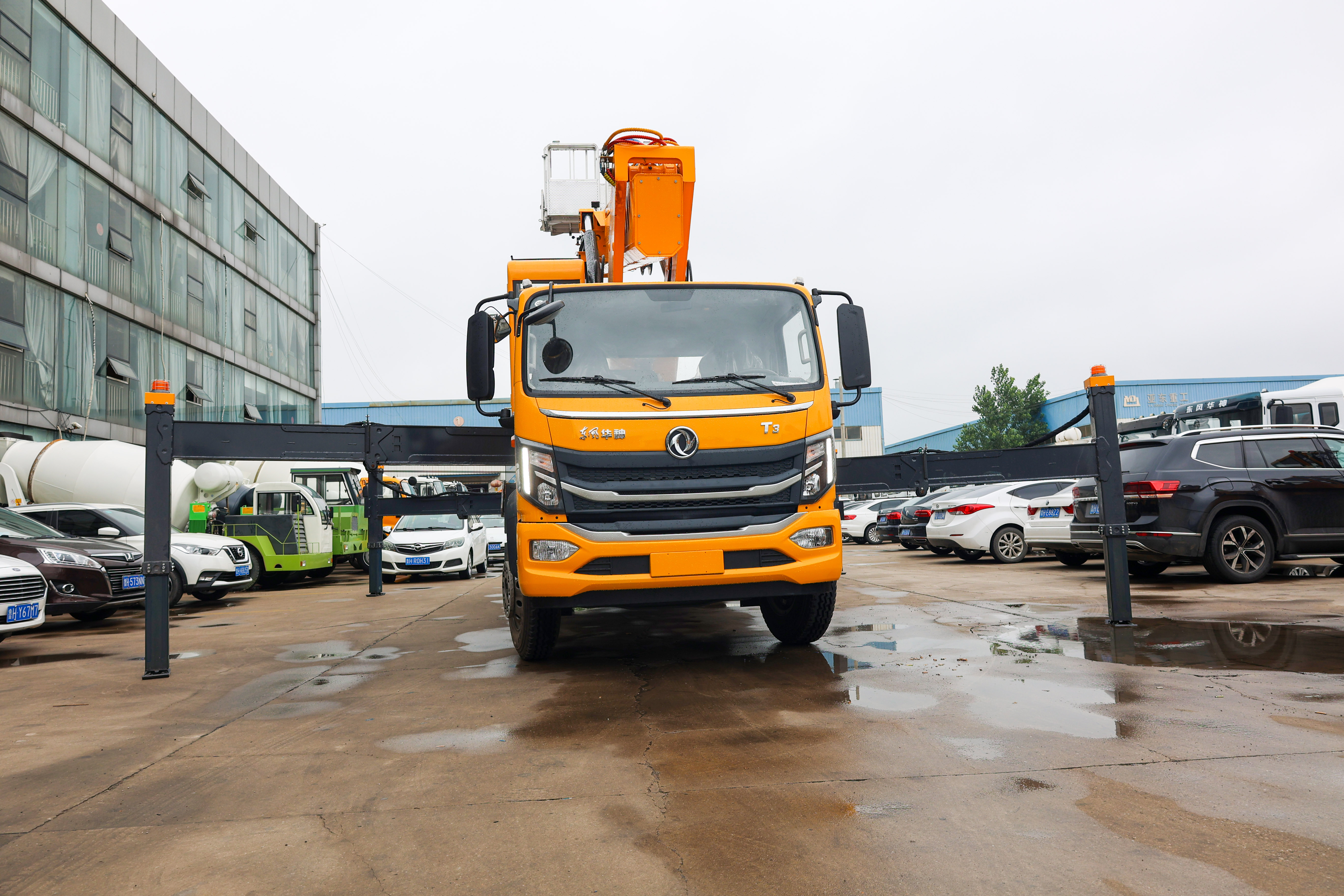 Cheap price Dongfeng 40 m aerial platform work vehicles Articulated Boom with Liftlifting bucket type on sale