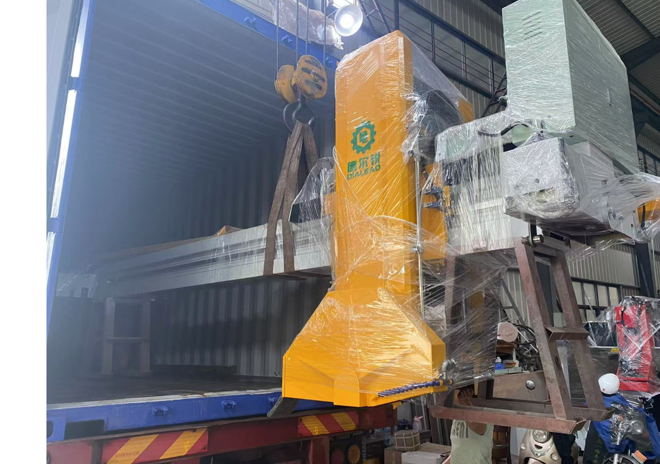Single Disc Medium Block Cutting Machine For Stone Fabrication And Construction Projects