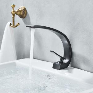 Quality Single Handle Bathroom Basin Faucets , Polished Brass Bathroom Sink Faucet wholesale
