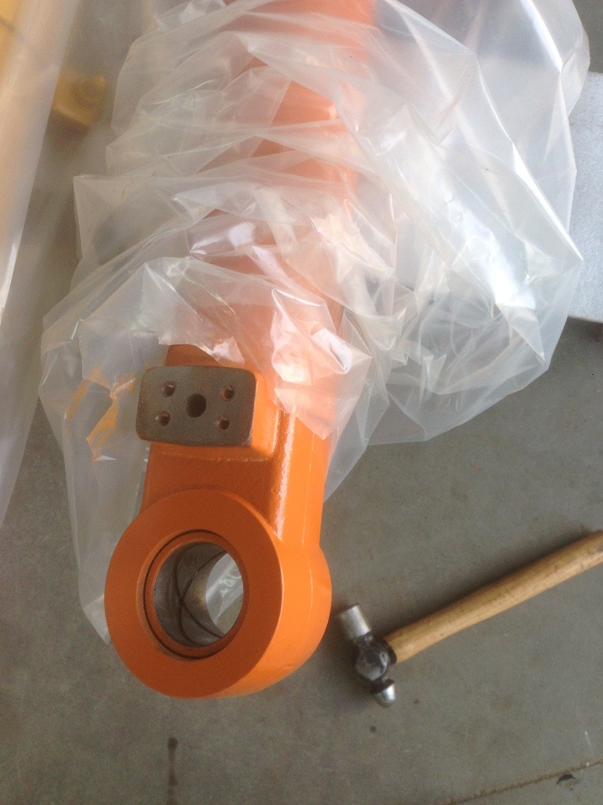 Hitachi EX120-1 bucket hydraulic cylinder