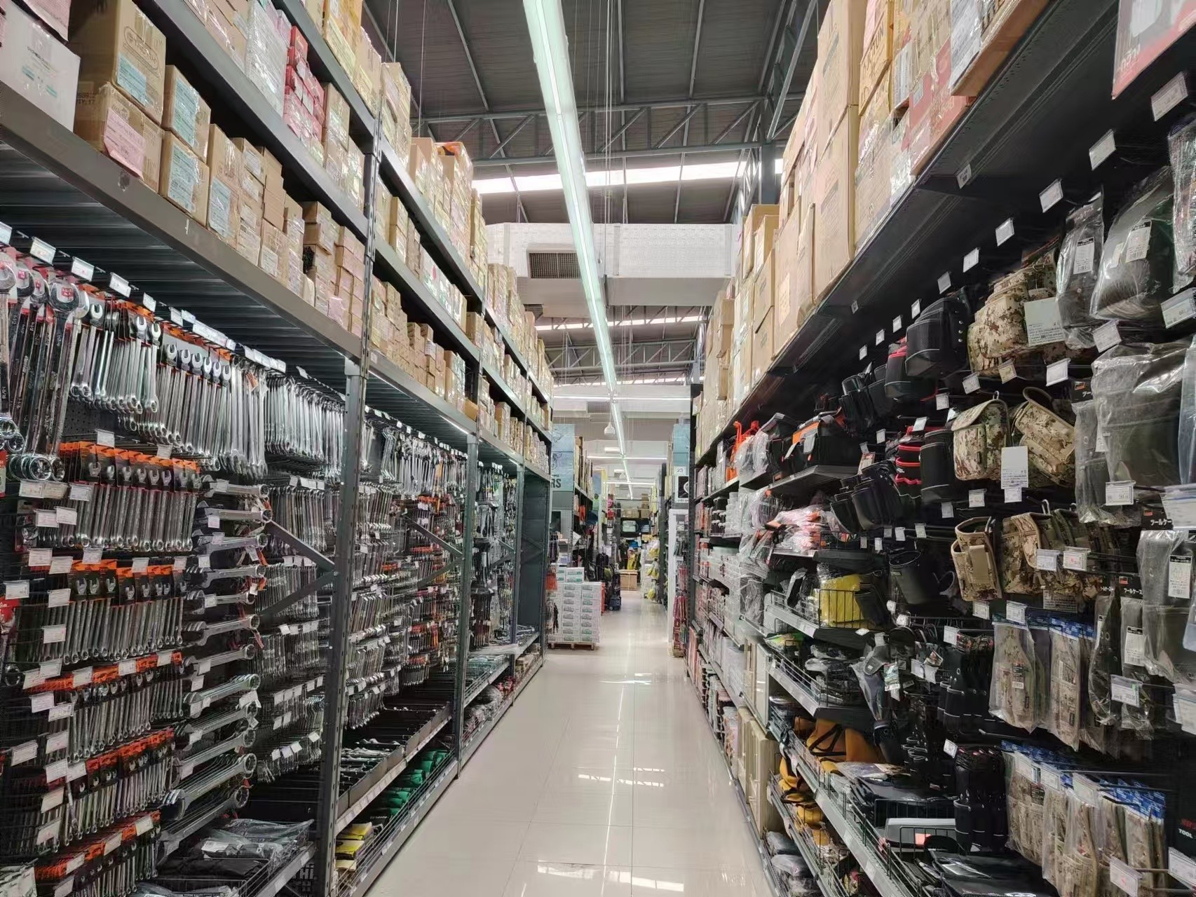Heavy Duty Pallet Racks For Heavy Load And High Capacity Industrial Warehouses