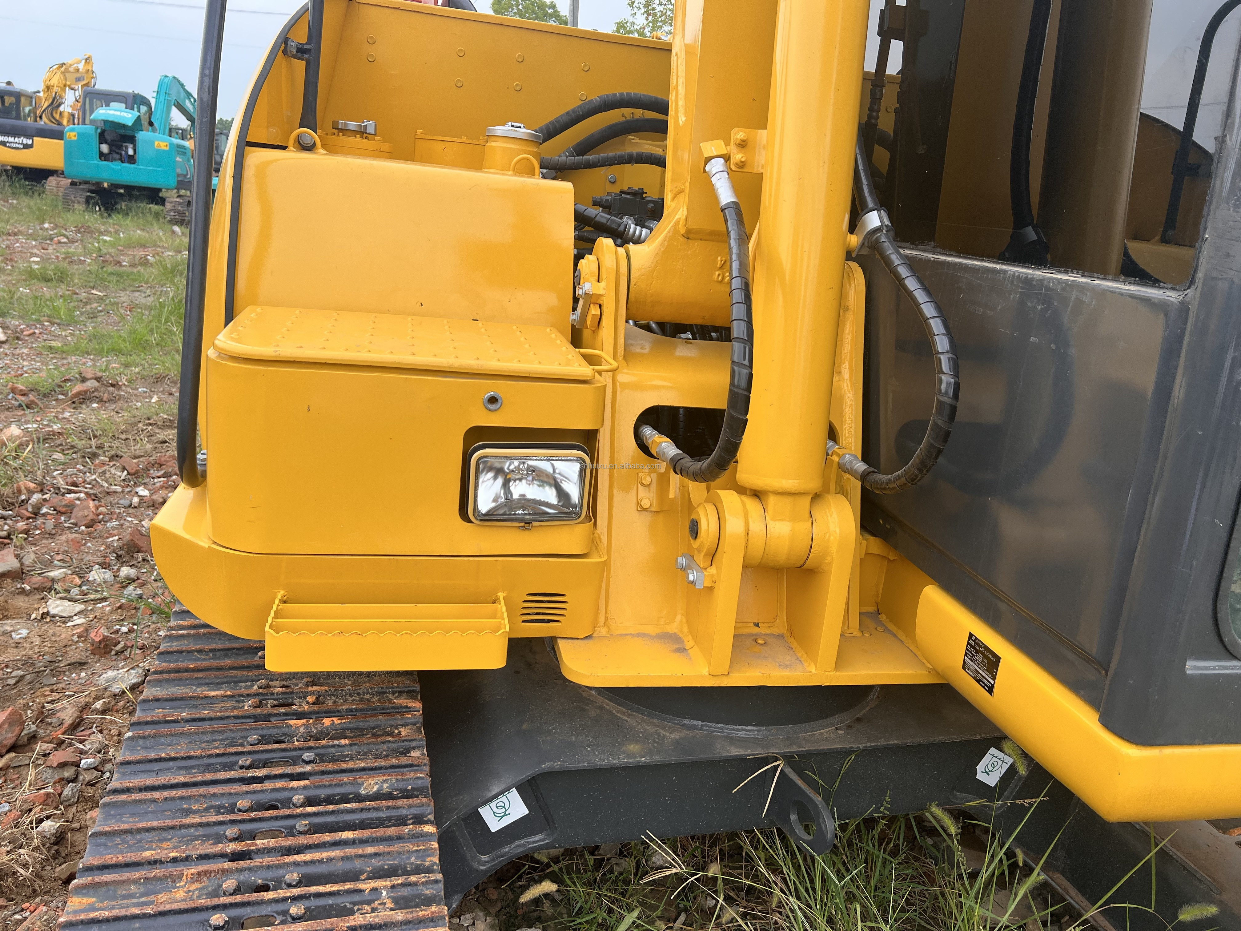 NEW ARRIVAL USED EXCAVATOR KOMATSU PC130/LOW WORKING HOUR SECOND HAND KOMATSU EXCAVAYOT GOOD MOVING CONDITION