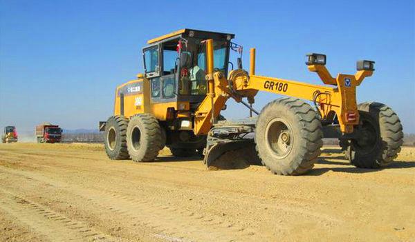 New CIVL GR215 Motor Graders In Yellow White 7 tons Operating Weight yellow