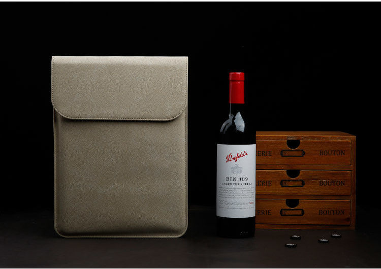 Practical Leather Fashion Laptop Sleeve , Notebook Case Bag Waterproof