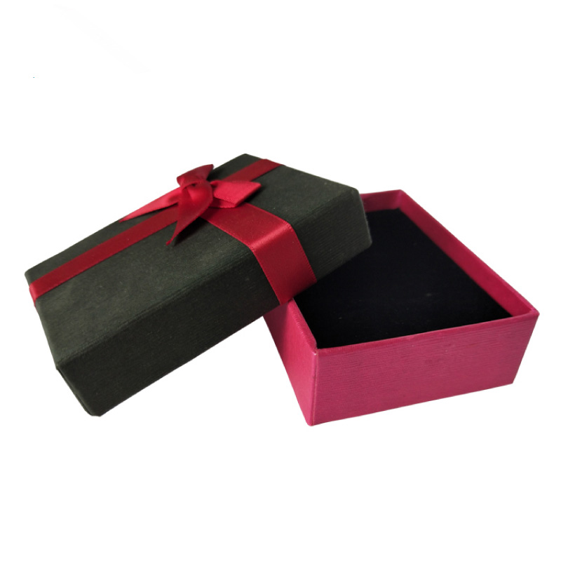 Custom Cardboard Lid Cosmetic Packaging Boxes Recycled Materials