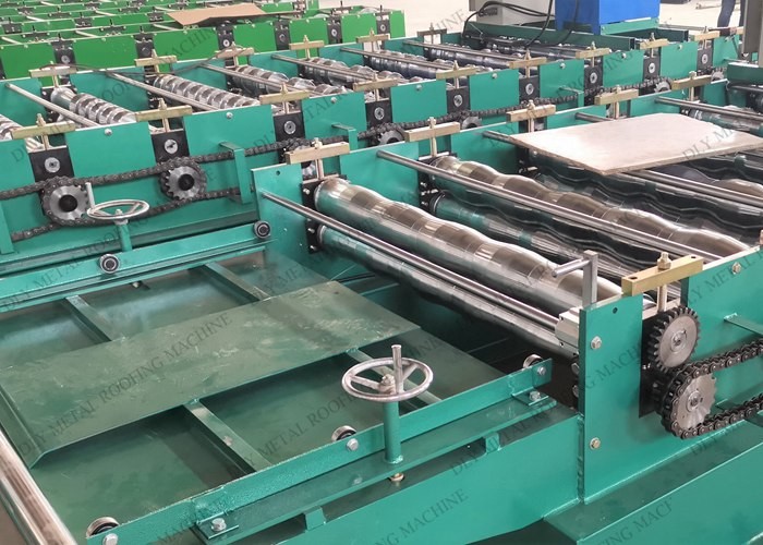 1250mm Ppgi Glazed Tile Forming Machine With Hydraulic Cutting