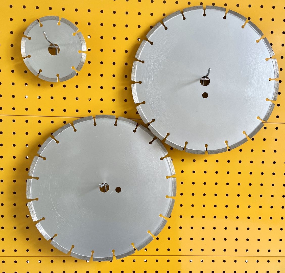 High Quality 230×2.6/1.8×10×16T Huachang 9 Inch Laser Welded Granite Concrete Dry Cutting Diamond Saw Blade