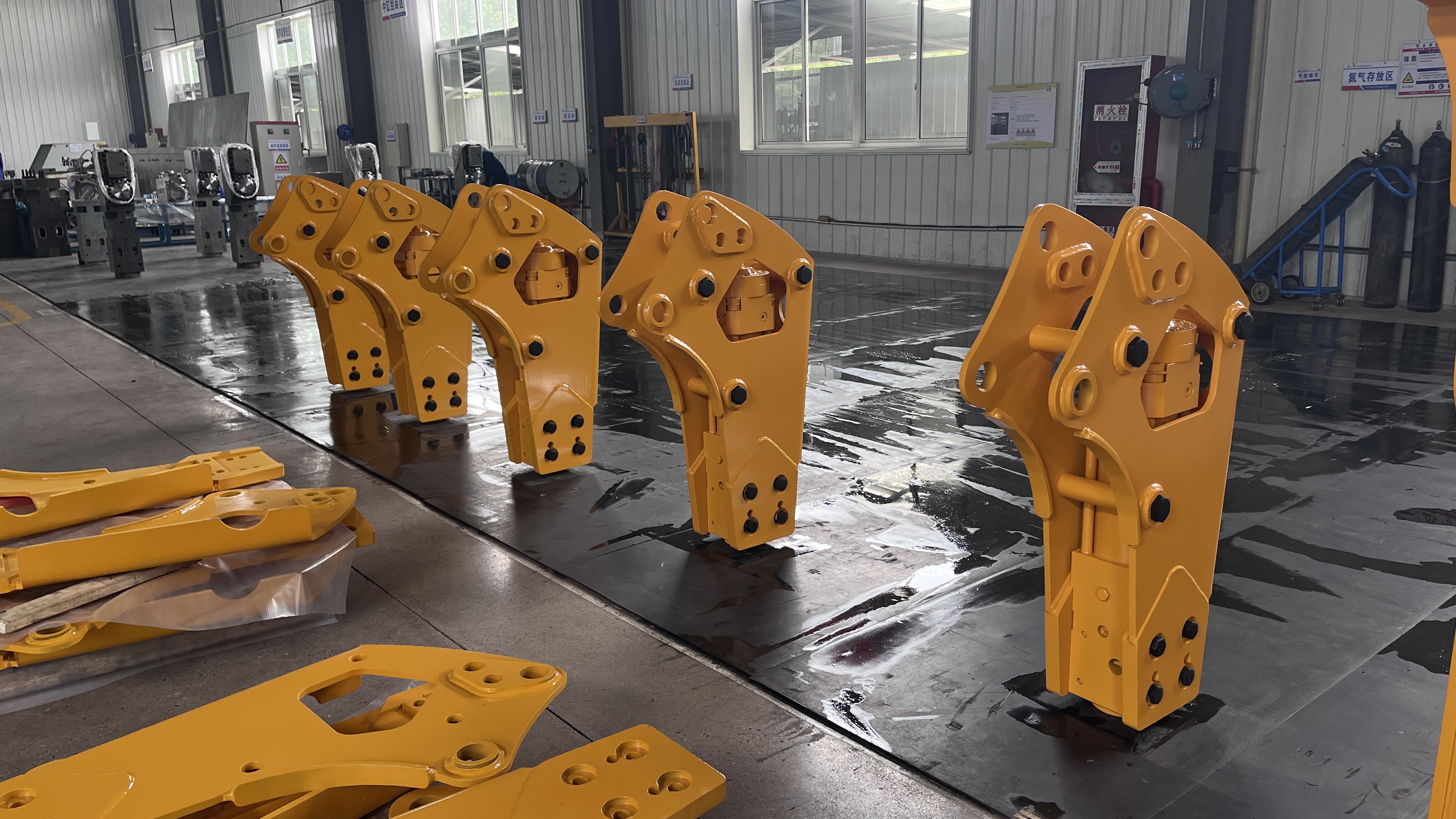 75MM Excavator Hydraulic Rock Breaker Hammers for Heavy Duty Demolition Work Pressure 110-130 bar 5