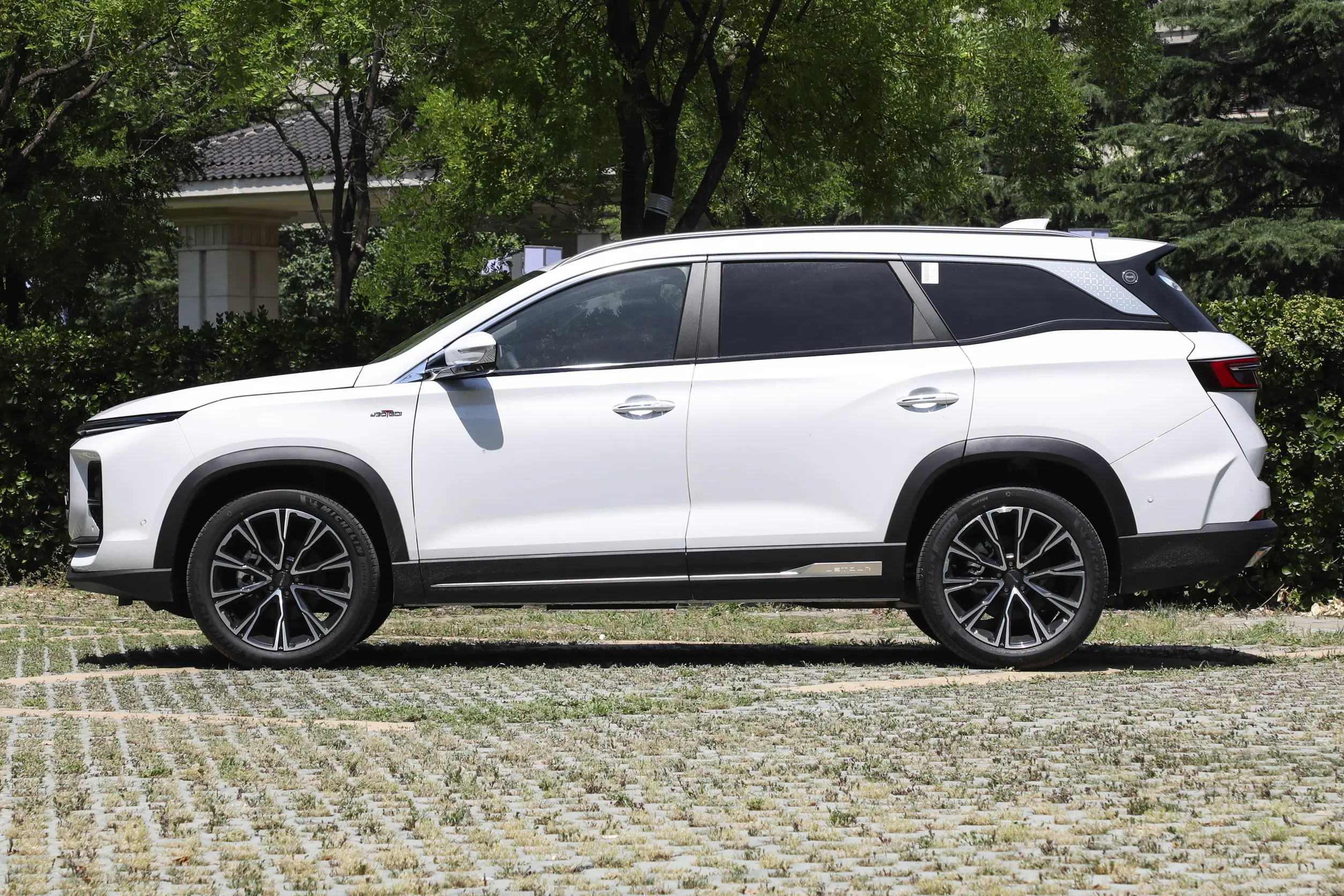 2024 Jetour X90 Pro 2.0TD DCT Edition 5/7-Seater SUV Euro VI High Energy Electric Front Window and R20 Tire Size