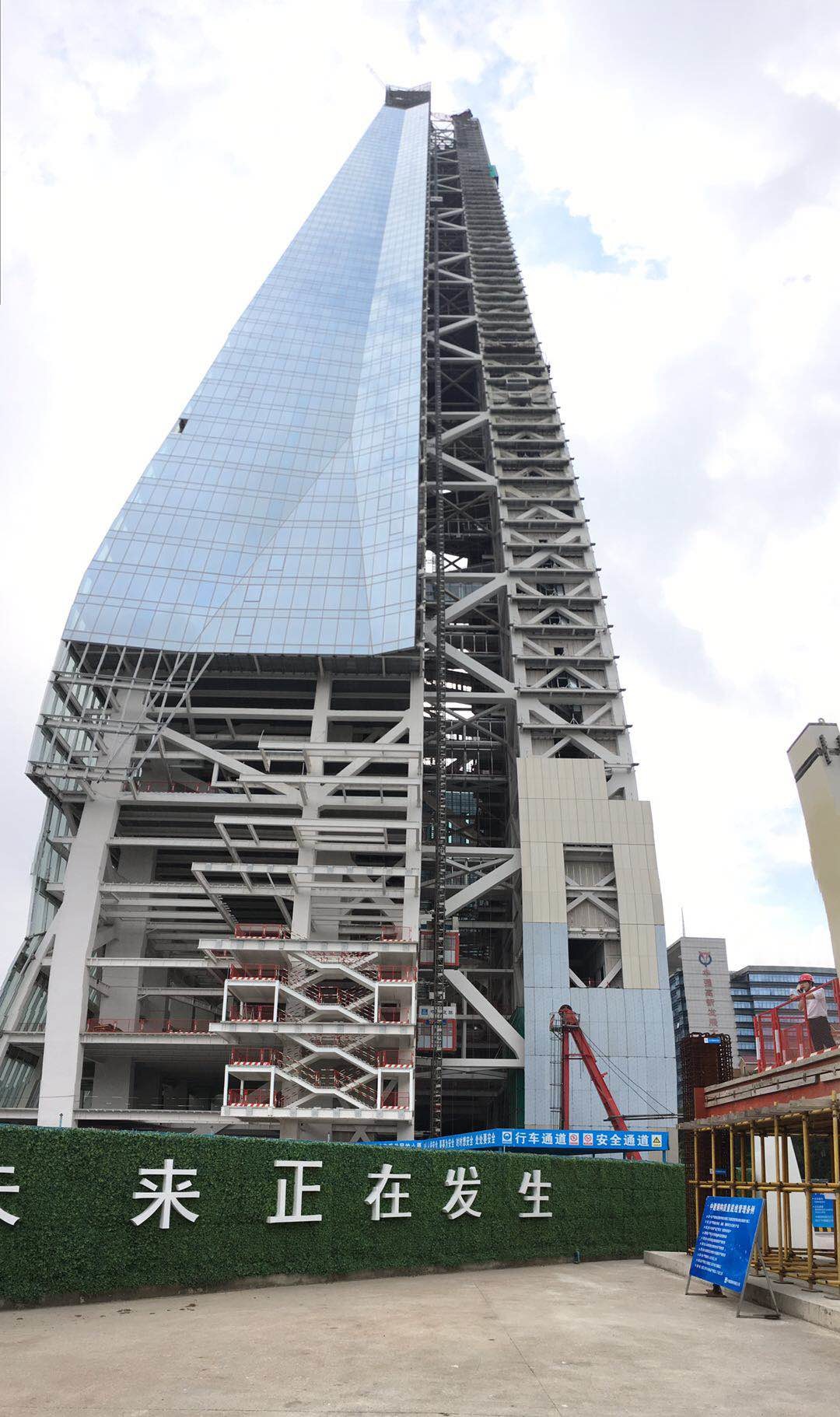 Passenger 3000kg 63m/Min Building Construction Hoist Middle Speed