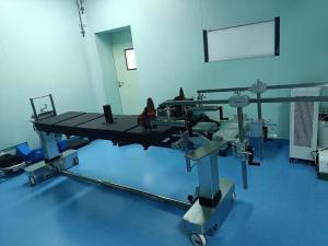 Quality Stainless Steel Electro Hydraulic Operating Table Safety Standard ISO13485 Certified wholesale