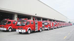 Quality 1000 Gallons Small Fire Engine with Double Row Cabin of 5 Firefighters wholesale