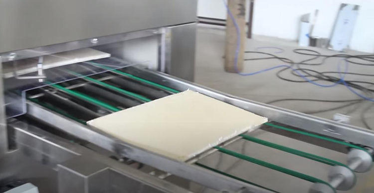 Automatic wafer ice cream cone machine biscuit sandwiching machine