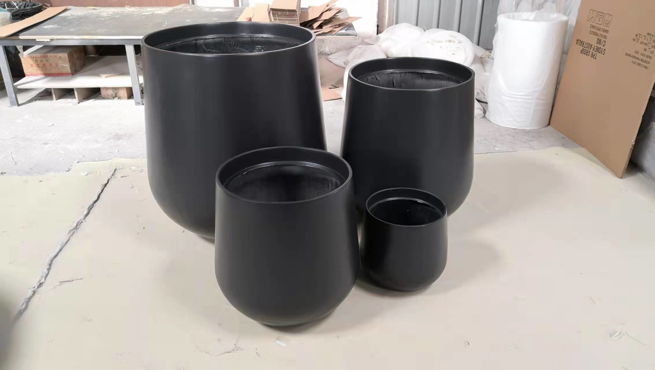 Colorful Glossy Small Garden Resin Fiberglass Flower Planters Wholesale