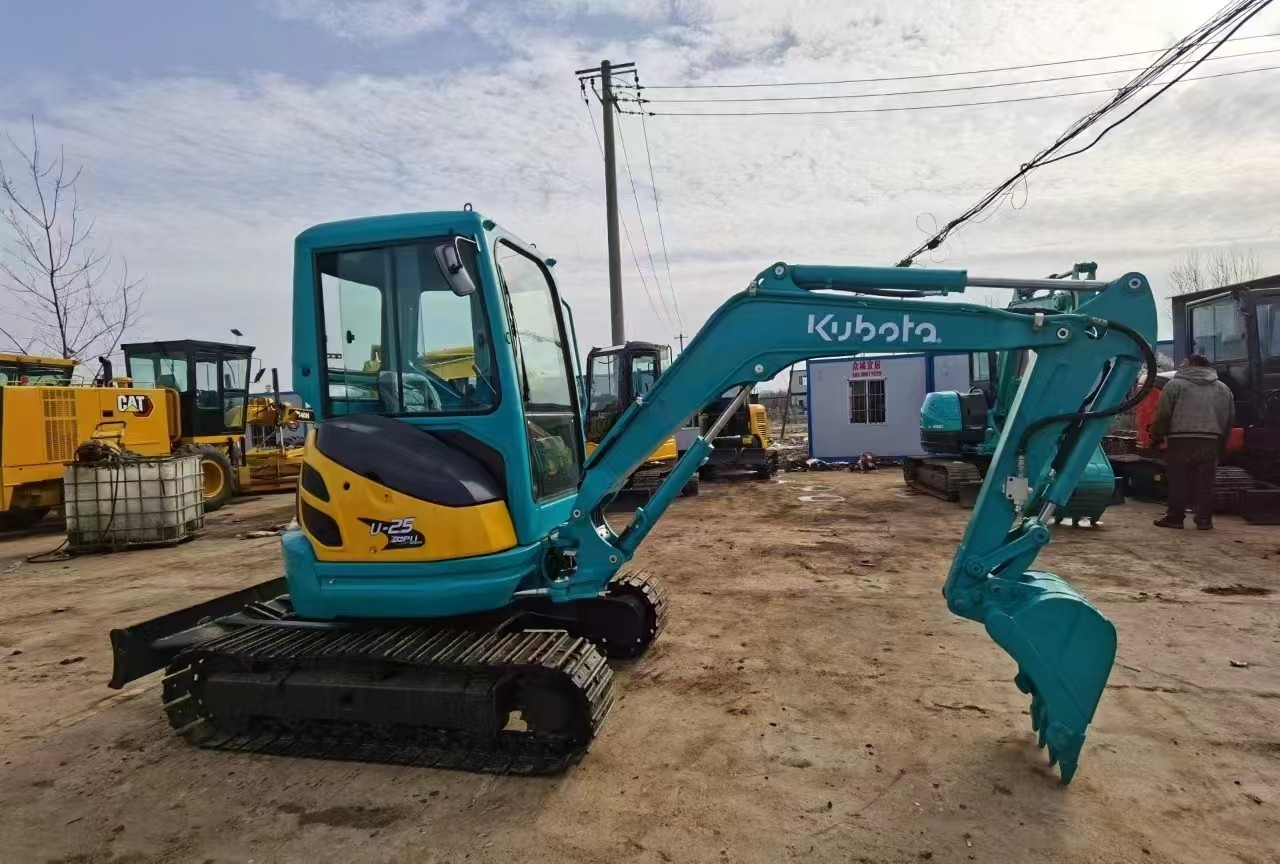Kubota U25 Mini Used Crawler Excavator With Core Engine Motor Components Ready Stock For Construction Machines Sale