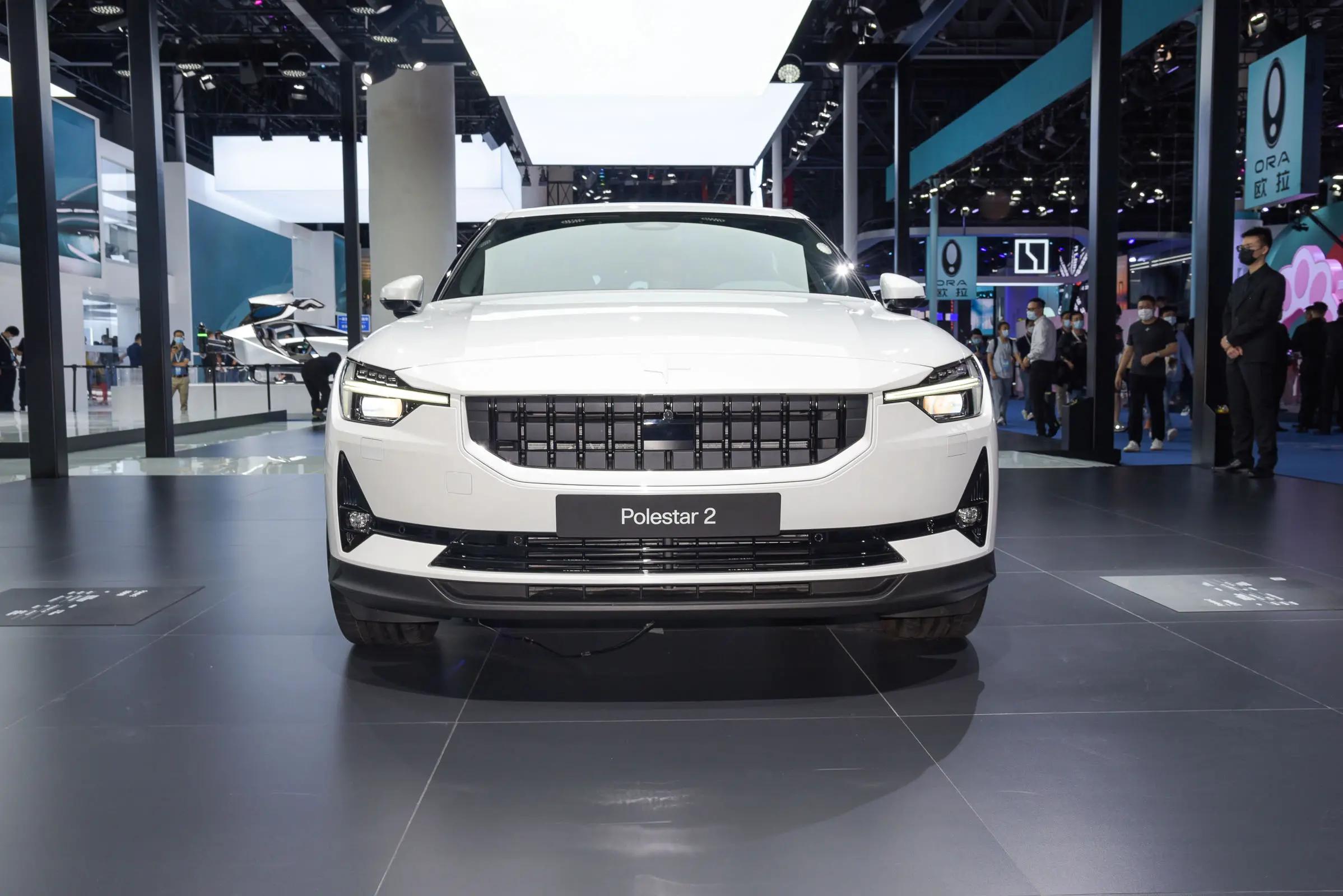 Polestar 2 Compact 5-Door Electric SUV with 485Km Battery Life and 78kwh Battery Capacity