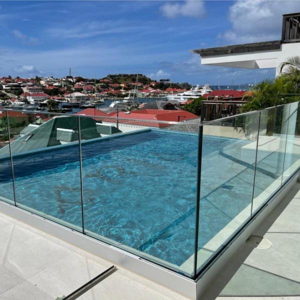 Modern Design Glass Fence Balcony Handrail U Channel Glass Railing For Indoor