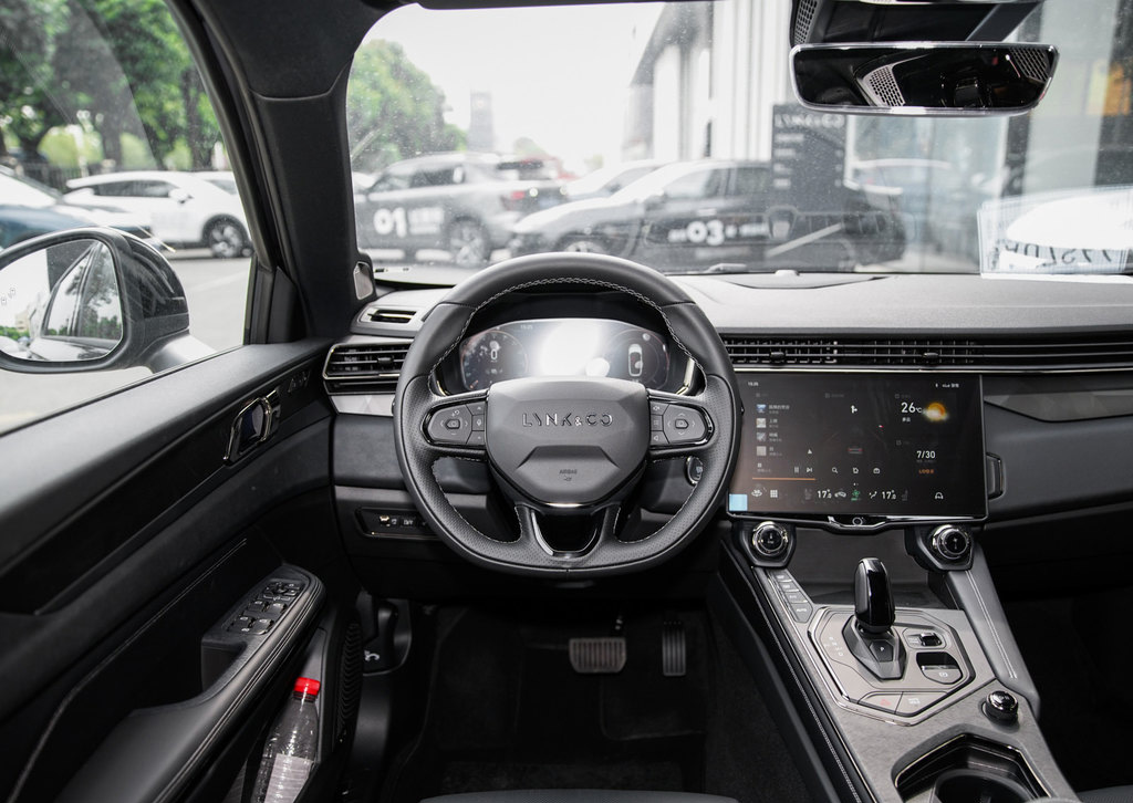 China High Speed Electric Car Suv 1.LYNK&CO 01 new ev cheap electric car with certification