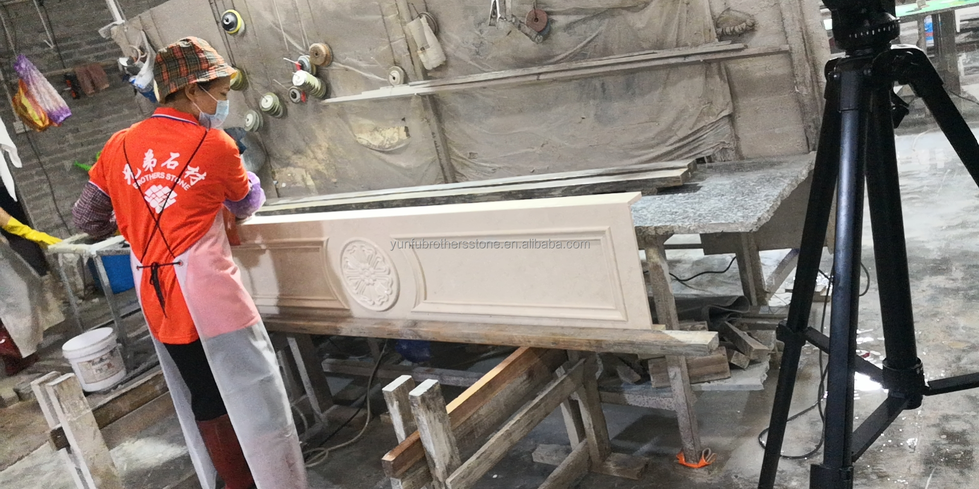 Modern Wood Grain Corinthian Marble Column Cladding for Customized Villa Enhancements