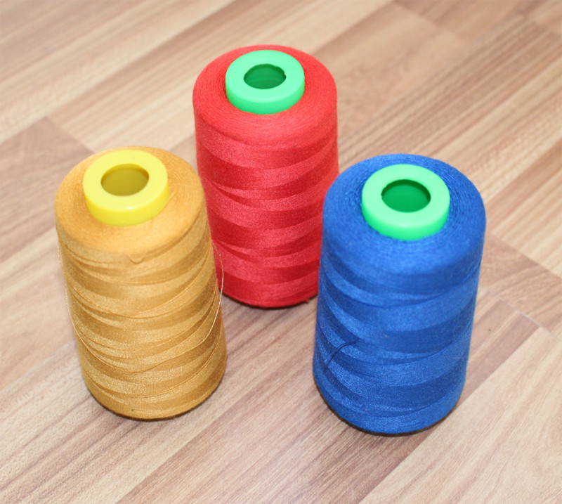 8000 Yards 3% Oil Spun Polyester Thread 50/2 Carton Package
