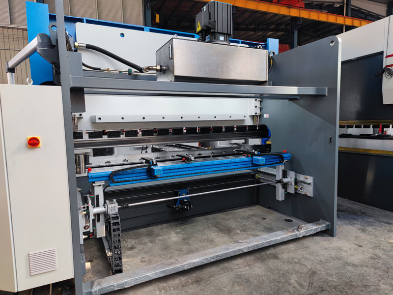 100T Hydraulic CNC Press Brake With Automatic Bracket