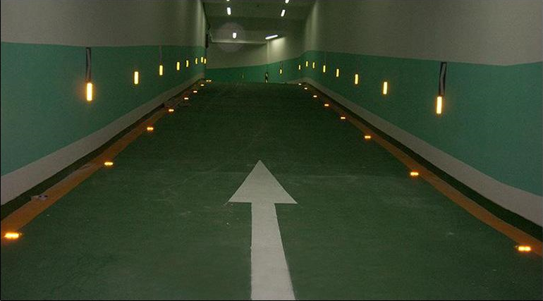Highway Guardrail Delineators High Reflective Guardrail Reflector for Traffic Safety