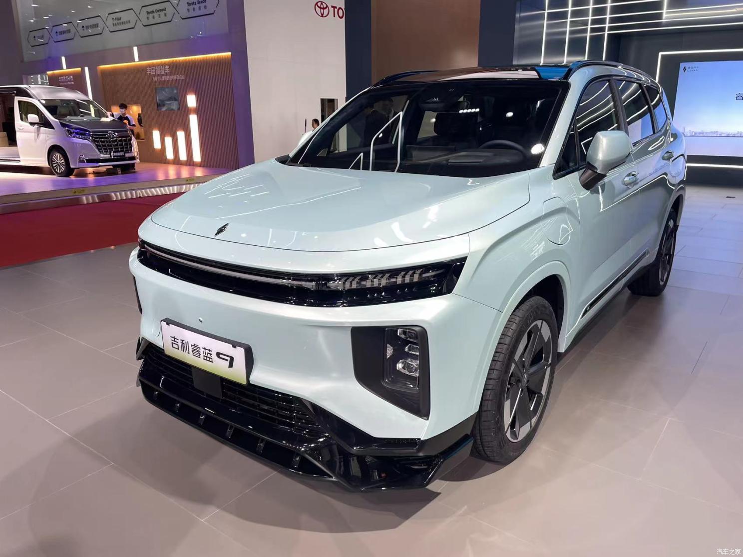 Unleash the Power of LIVAN 9 The 7-Seater Battery Electric Vehicle for Adult Drivers