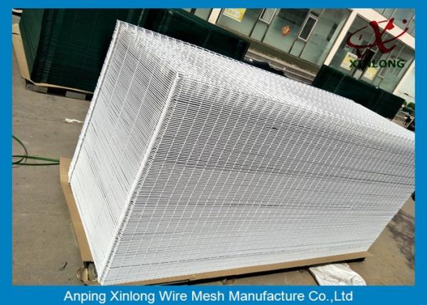 White PVC Coated Welded Wire Mesh Fence RAL9010 Anti-Corrosion