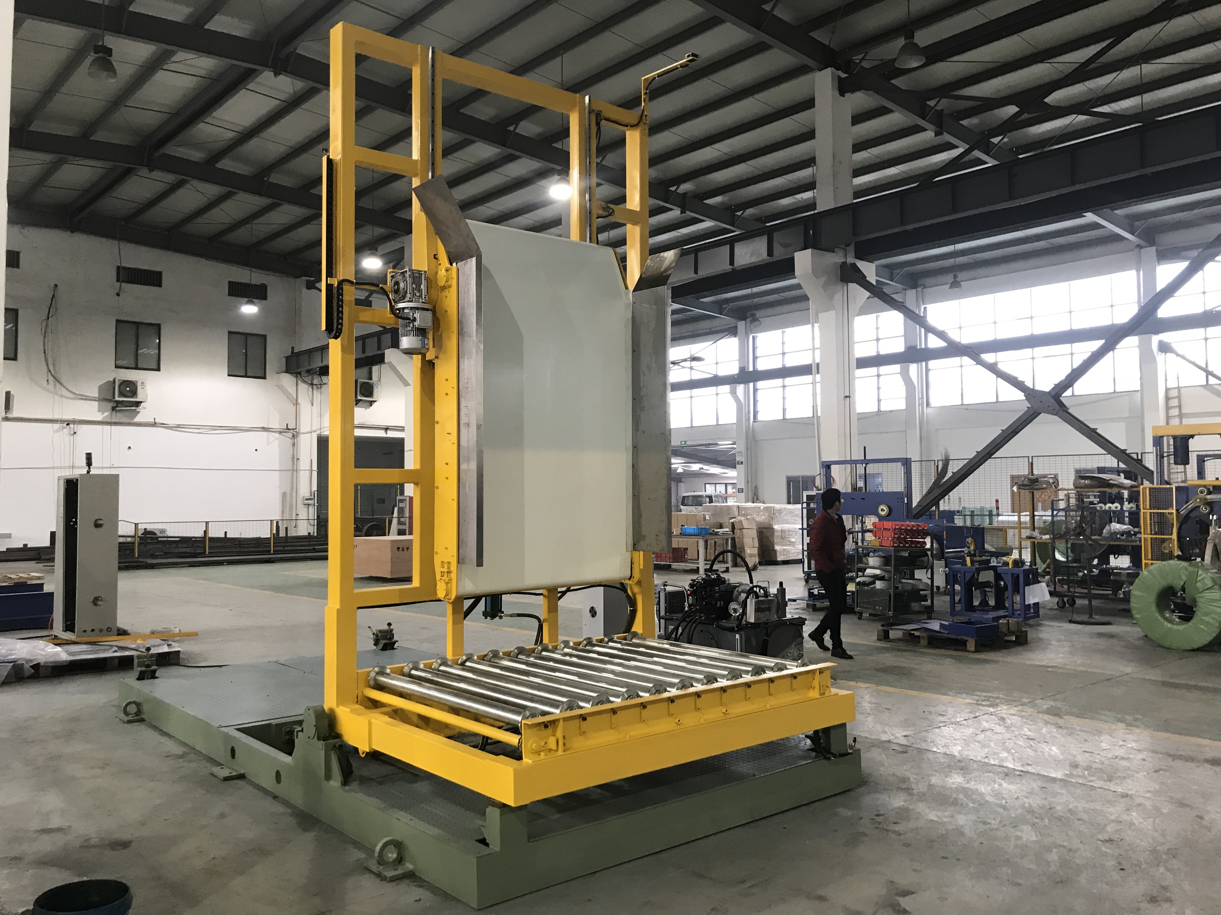 Max Loading 3T Customized Mold Turnover Machine / Mold Tilter With Sliding Table