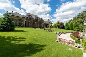 Quality 4 Tones Color Green With Brown Garden Artificial Grass Turf UV Resistant wholesale
