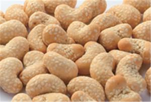 Quality Sesame Coated Cashew Nut Snacks , Full Vitamins Roasted Cashews Unsalted wholesale